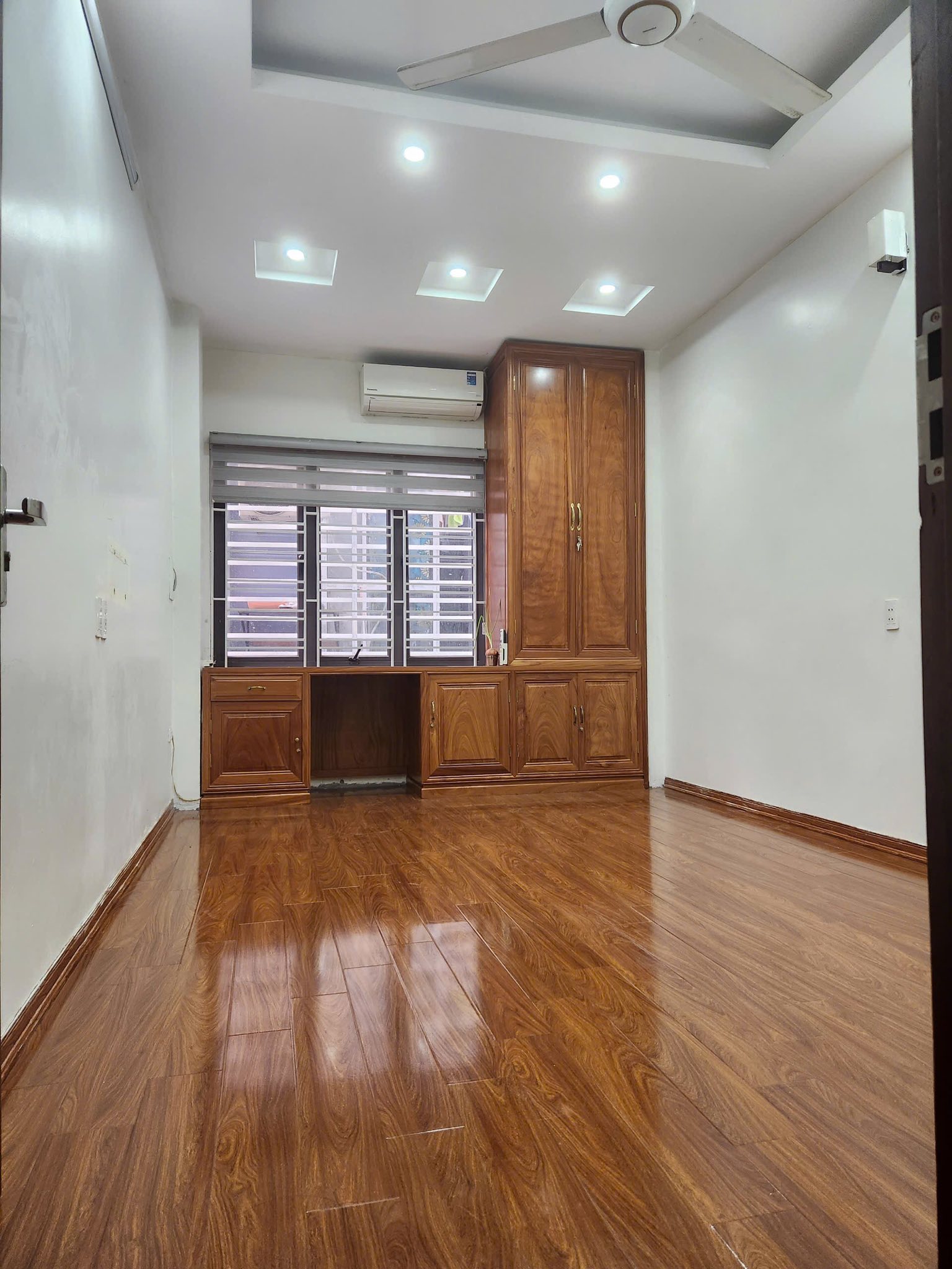 Cho thuê nhà KD, VP kết hợp ở gđ, nhóm 271 Trương Định, 5 tầng x 32m2, 3PN, 4 WC, 12 Triệu - Ảnh 4